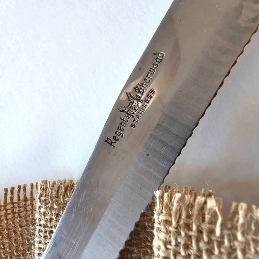 Vintage 1960 Regent Sherwood Knife Slicing Carving Serrated 8